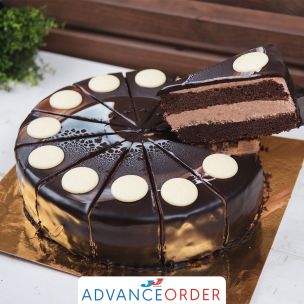 Letscake Devil's Fudge Cake (12 Pre-Portions) 1x1.68kg