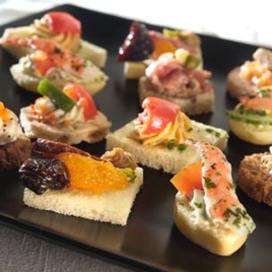 Tipiak Traditional Chicago Style Canapes 1x48
