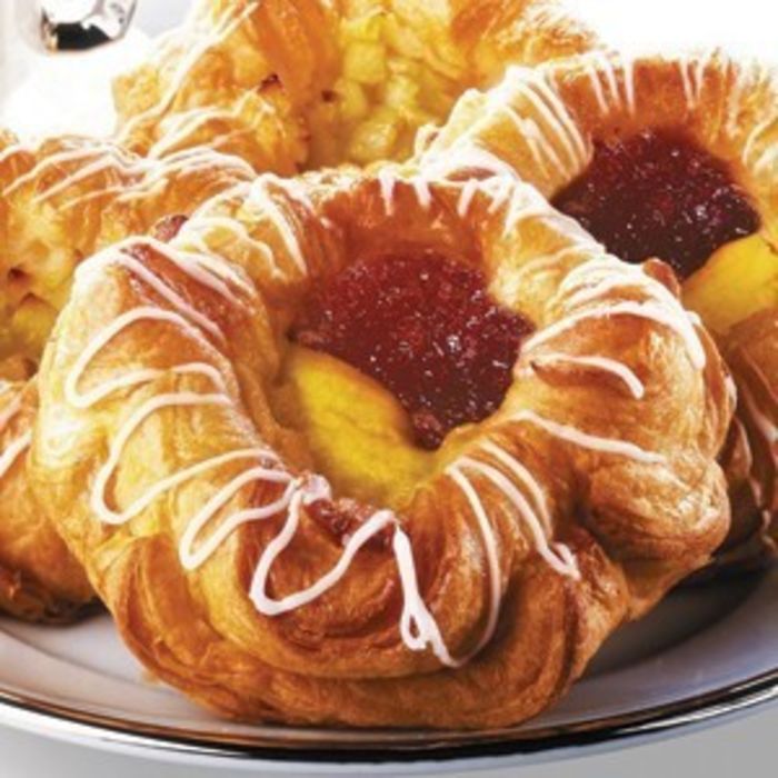 Hans Andersen Custard Crowns With Hazelnuts-48x90g